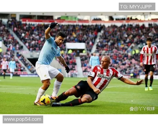 曼城在对阵强敌时展现非凡实力 曼联挑战背后的战术较量与精彩瞬间