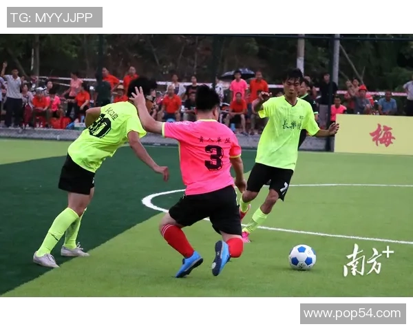 精彩对决激战正酣最终比分定乾坤双方鏖战呈现巅峰之势 精彩对决激战正酣最终比分定乾坤双方鏖战呈现巅峰之势