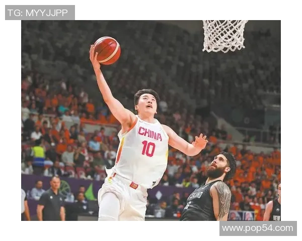 聚焦篮球运动员成长之路展现拼搏精神与赛场风云故事全景呈现魅力