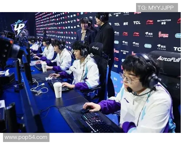 BLG与JDG的巅峰对决谁能在赛场上笑到最后精彩赛事即将上演